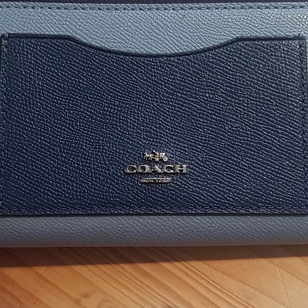Coach wallet - Picture 2 of 4